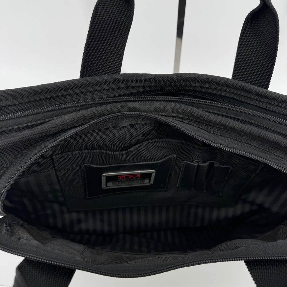 Tumi Black Nylon Expandable‎ Laptop Briefcase Messenger Bag Travel Vacation Gift - Picture 5 of 14
